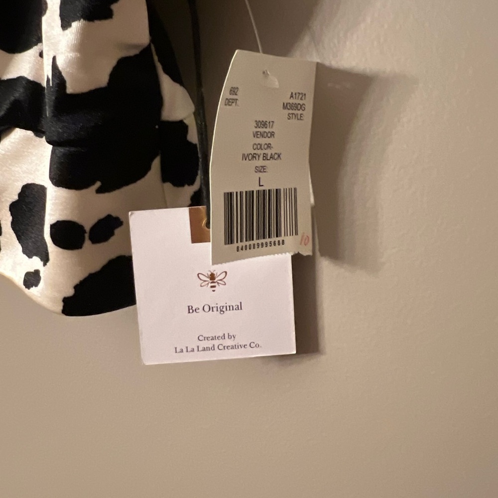 Cow Print Rouched Crop Top - Picture 2 of 4